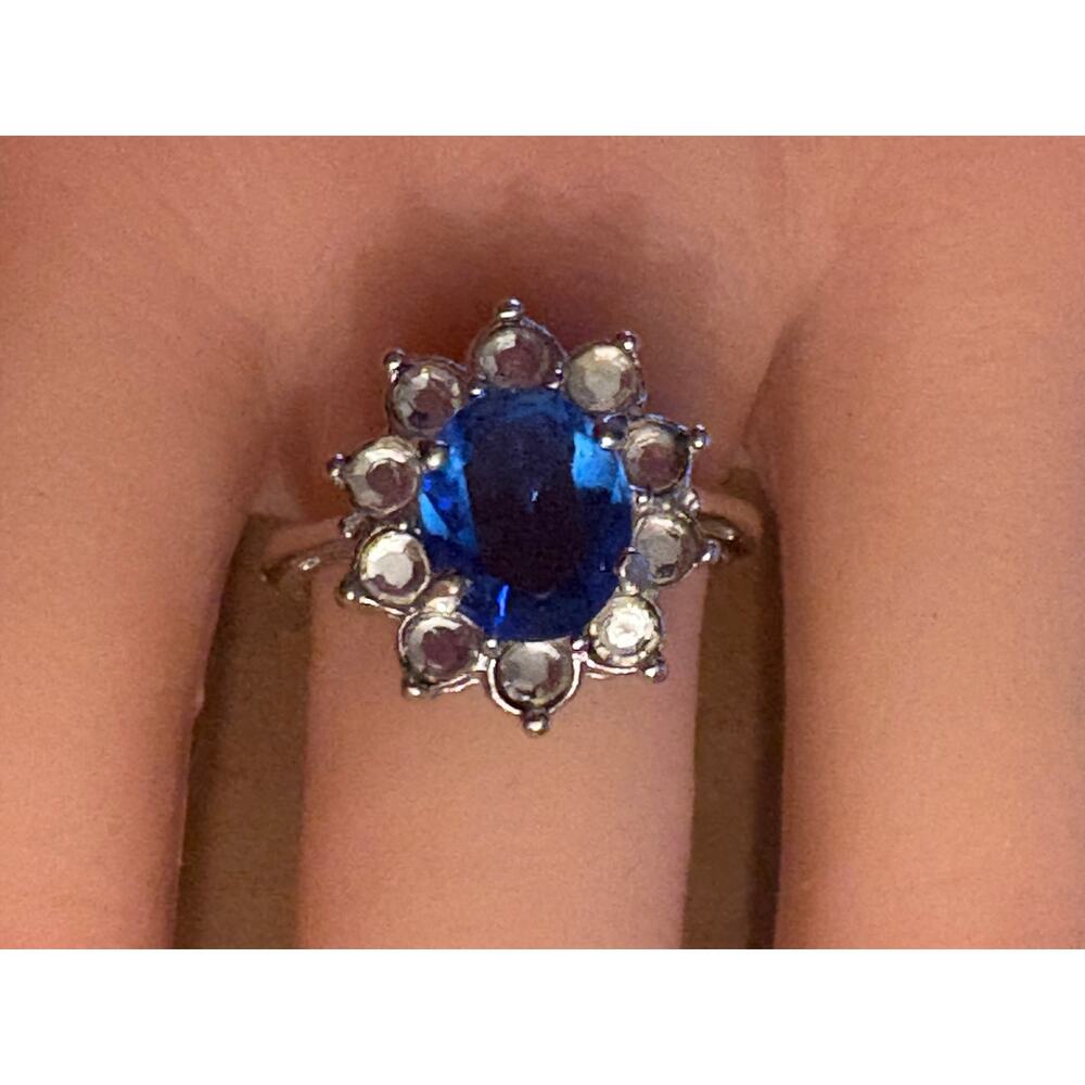NIB Blue Rhinestone Halo Silver Tone Ring Size 7.5